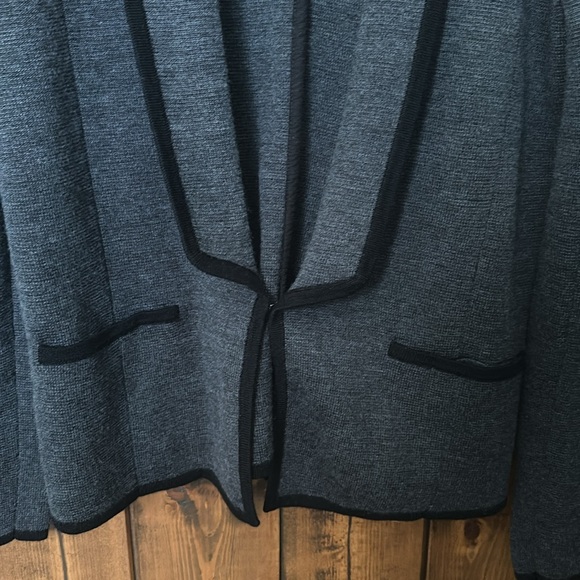 Loft Merino Blend Blazer, Size M - Picture 2 of 9